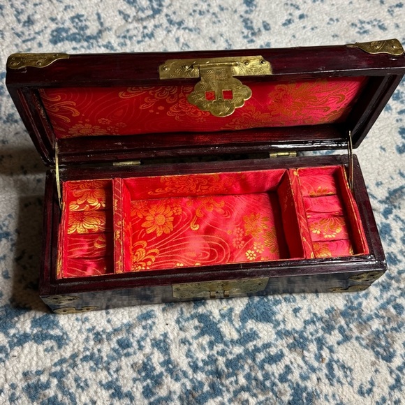 Vintage Chinese Jewelry Box Rosewood With Brass and Design red Silk Interior - Picture 10 of 12